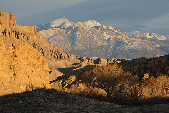 Henry Mountains and Mancos Shale, East of Cap Reef